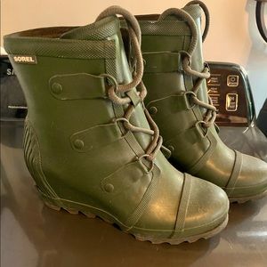 Sorel Wedge Boots - Sz 10